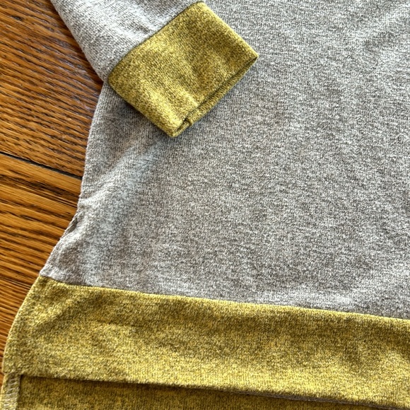 Gray and mustard color sweater. Size medium. Measurements in photos. No brand. - Picture 3 of 11